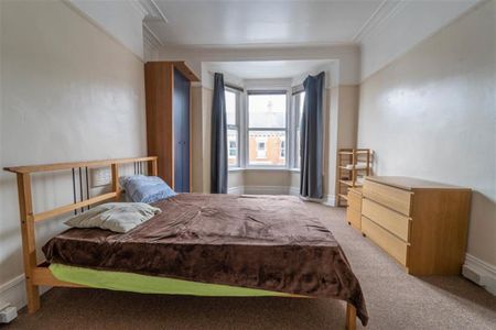3 bedroom flat to rent - Photo 3
