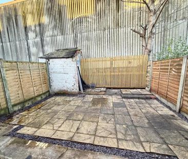 3 bedroom terraced house to rent - Photo 6