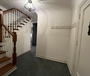 1090 Keith Road, West Vancouver Bc V7t 1m5 - Photo 3