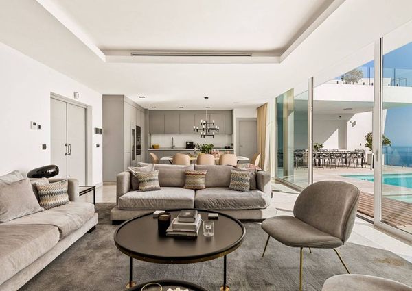 Luxury Villa for rent in Marbella Del Este, Andalusia