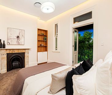 Stunning 4 bedroom, 4 bathroom executive residence | Ready For Your... - Photo 3