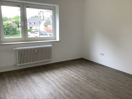 Neue Wohnung, neues Glück! Sanierte 3-Zi.-Wohnung mit Balkon im Erdgeschoss, sofort anmietbar! - Photo 3