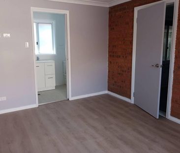 4 Bedroom ensuite bathroom garage - Photo 3