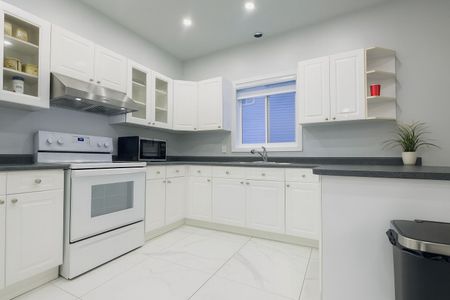 For Lease - 235 Pineland Court Unit# Upper, Waterloo, Ontario - Photo 2