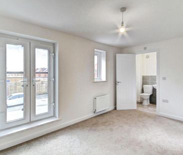 3 bedroom semi-detached house to rent - Photo 2