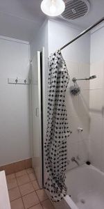 Neat and Tidy 3 bedroom home with deck! - Photo 4