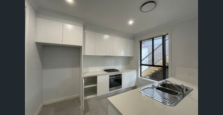 5 Bedroom Double Garage Family House with Independent granny flat - Photo 2