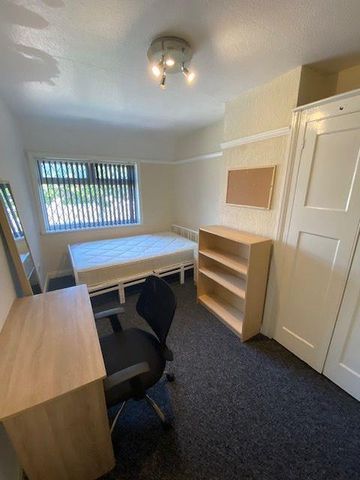 Charter Avenue - Photo 5