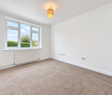 3 bedroom detached bungalow to rent - Photo 3