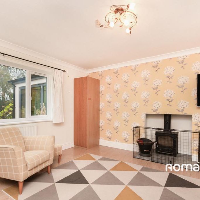 4 bedroom detached house to rent - Photo 1