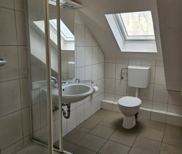 Moderne Dachgeschosswohnung in ruhiger Lage - Photo 5
