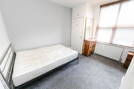 Clarkson View, Hyde Park, Leeds - Photo 5