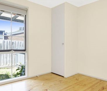 Beautiful 3 Bedroom Home - Photo 6