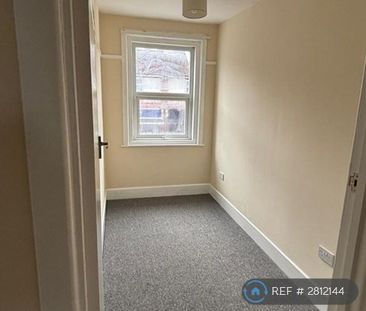 3 bedroom flat to rent - Photo 1