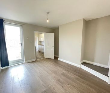 2 bedroom End Terraced House to let - Photo 2