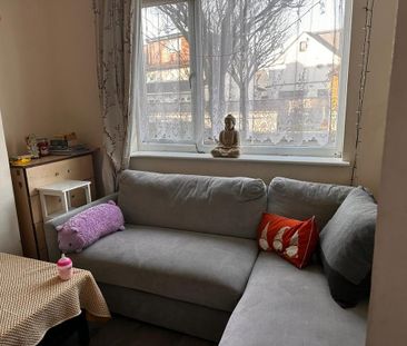 3 Bed Terraced House, Devonshire Close, E15 - Photo 1