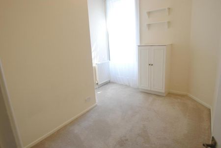 2 bedroom ground floor flat to rent - Photo 4