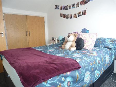 3 bedroom apartment to rent - Photo 5