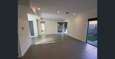 CONVENIENT LIFESTYLE LOCATION - Photo 2