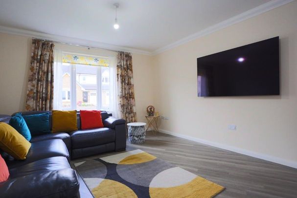 4 bedroom detached house to rent - Photo 1