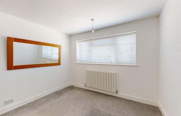 3 bedroom bungalow to rent - Photo 1