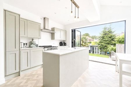 2 bedroom end of terrace house to rent - Photo 5
