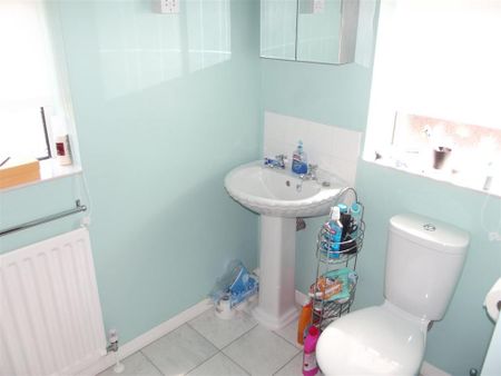3 bedroom semi-detached house to rent - Photo 4