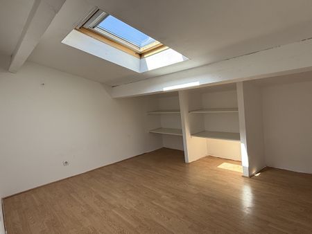 Location Appartement 3 pièces 50m² LAURIS 84360 - Photo 3