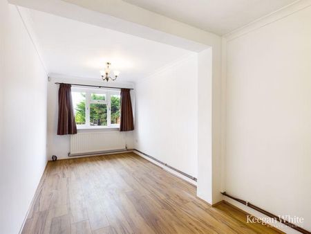 4 bedroom chalet to rent - Photo 2