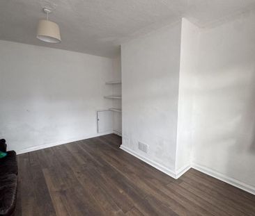 2 bedroom end of terrace house to rent - Photo 4