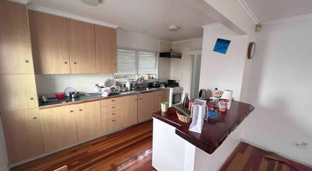 Family Home in Quiet Cul-de-sac - Photo 5