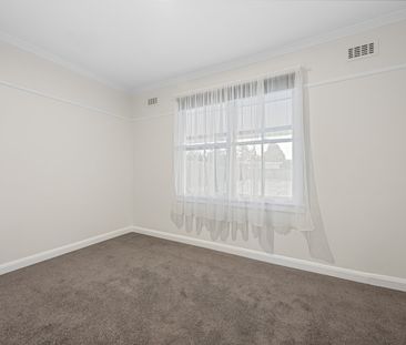 Modern Comfort in Prime Wendouree Location - Photo 4