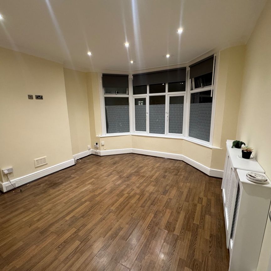 2 Bed Maisonette, Melfort Road, CR7 - Photo 1