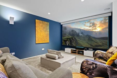 Luxury Villa for rent in El Paraíso, Andalusia - Photo 3