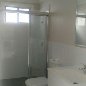 WITHIN WALKING DISTANCE TO BLACKTOWN CBD!! - Photo 3