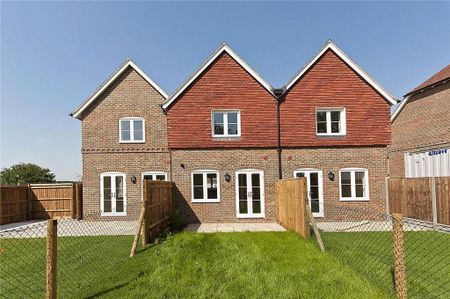 2 bedroom terraced house to rent - Photo 2