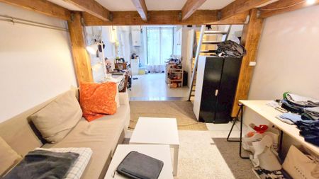 STUDIO en RDC : donne sur une cour intérieure arborée. Disponible ! - Photo 3