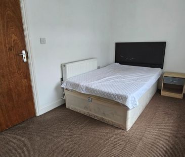 House To Let - Photo 2