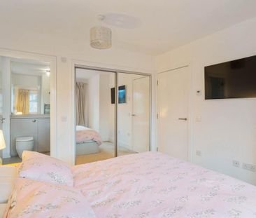 3 bedroom semi-detached house to rent - Photo 5