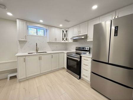 $1,699 / 2 br / 1 ba / 35 Stewart st #basement - Photo 5