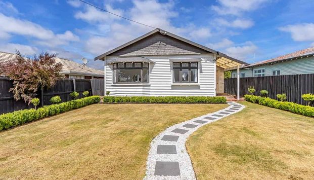 Family home in Hornby! - Photo 1