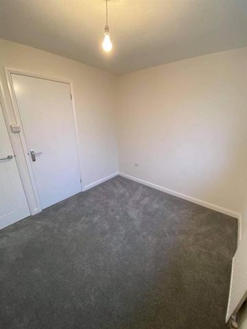 3 bedroom detached bungalow to rent - Photo 3