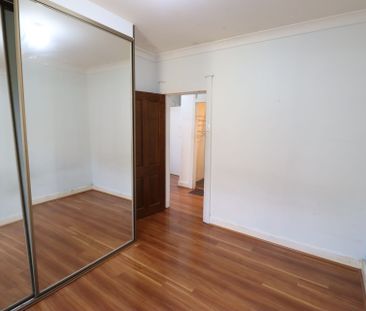 Spacious Family Home - Photo 2