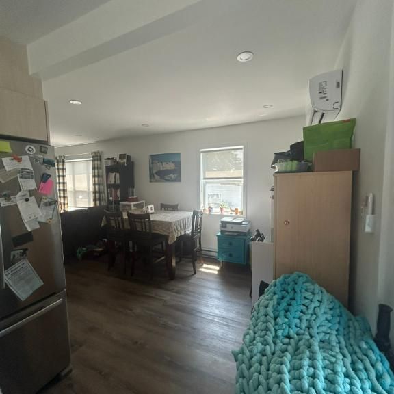 Beau logement 4 1/2 bien éclairé dans le Vieux St-Eustache - Photo 1