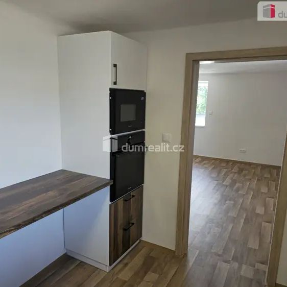 Pronájem bytu 3+1 Všejany - Photo 1