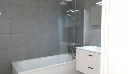 Location Appartement 2 pièces 28m² ELBEUF 76500 - Photo 2