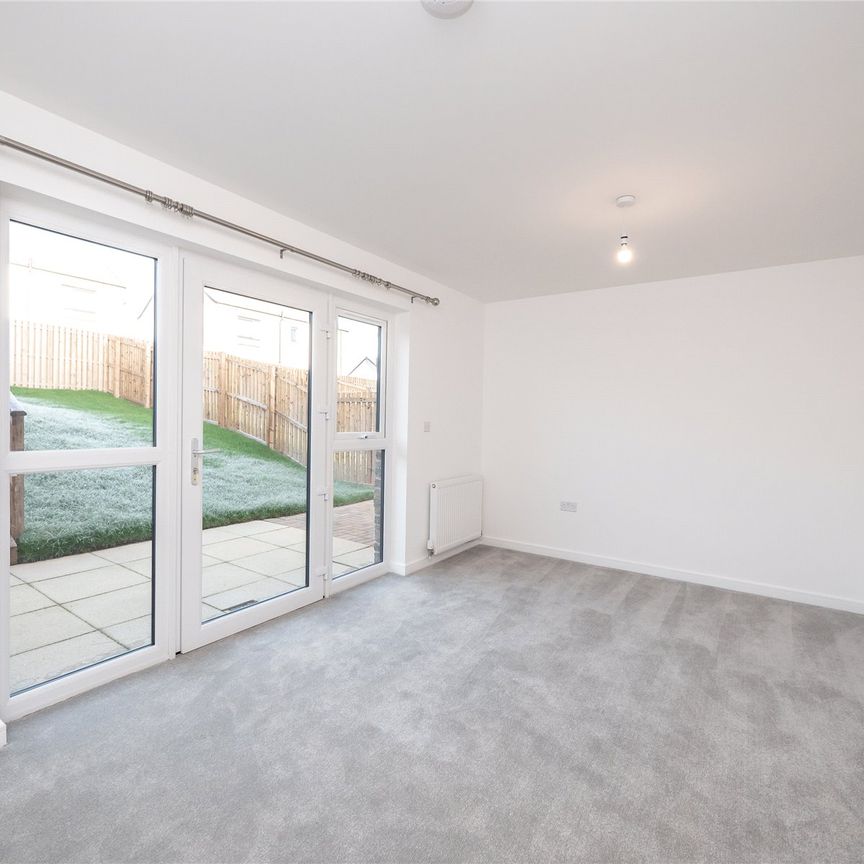 3 bedroom semi-detached house to rent - Photo 1