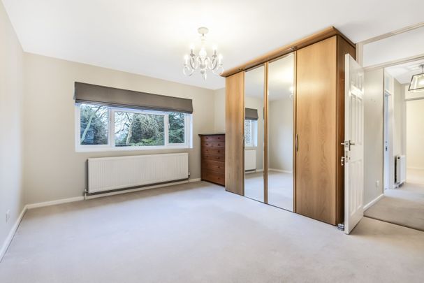 Detached House to rent - Oakwood Close, Chislehurst, BR7 - Photo 1