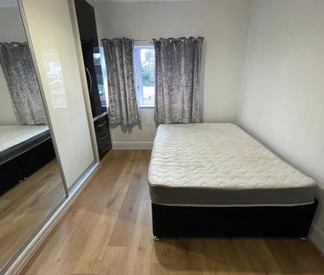 3 Bed Terraced House, Somerset Avenue, LE4 - Photo 4