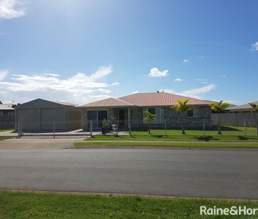 LARGE 4 BEDROOM HOME LOCATED IN MOUNT PLEASANT - Photo 6